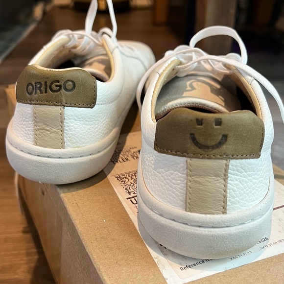 New womens Origo barefoot leather sneaker. - Picture 2 of 4